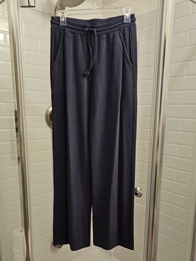 Barefoot Dreams Malibu Collection Luxe Lounge Wide-Leg Pant. Brand new.